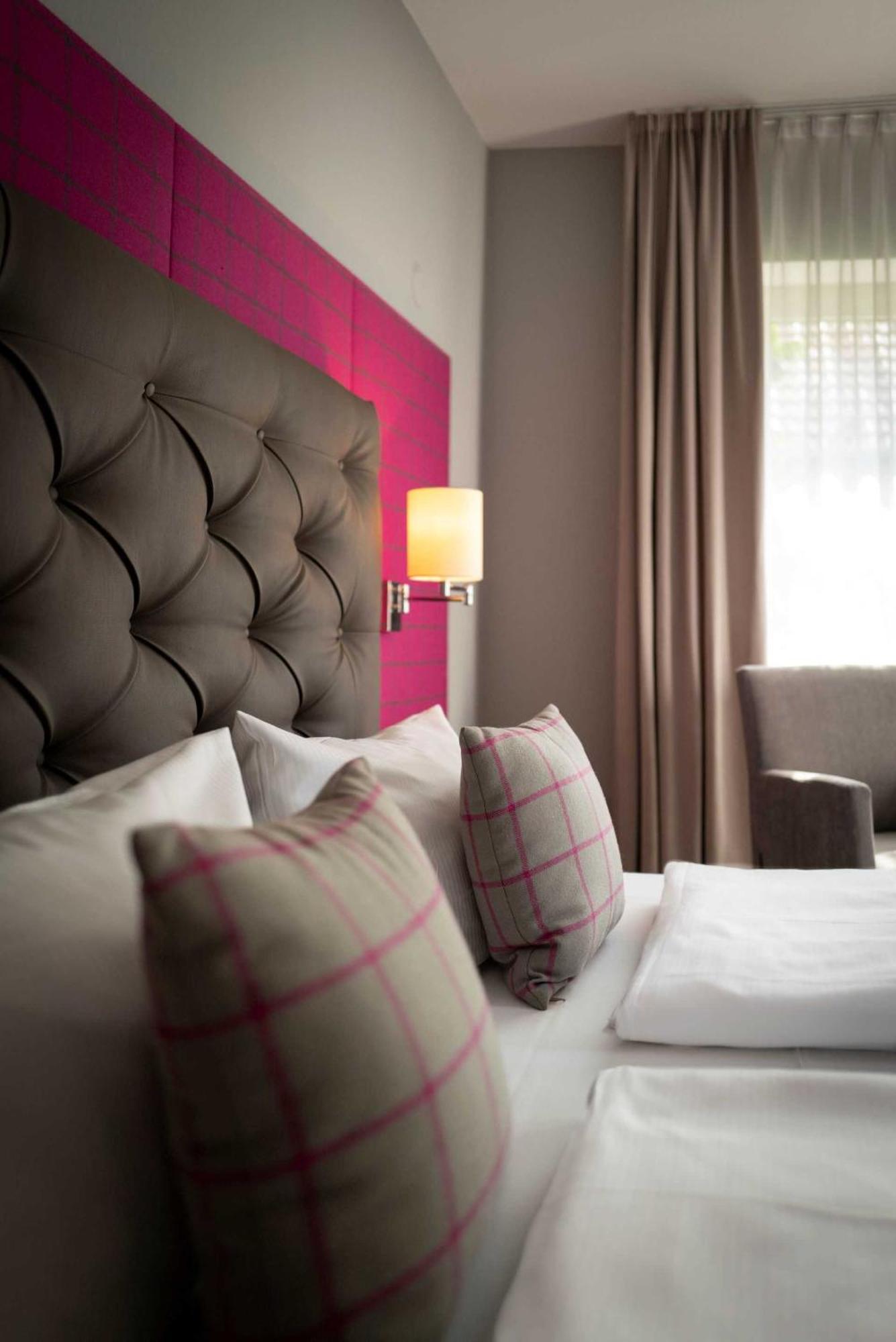 אדלסדורף Landhotel 3Kronen מראה חיצוני תמונה