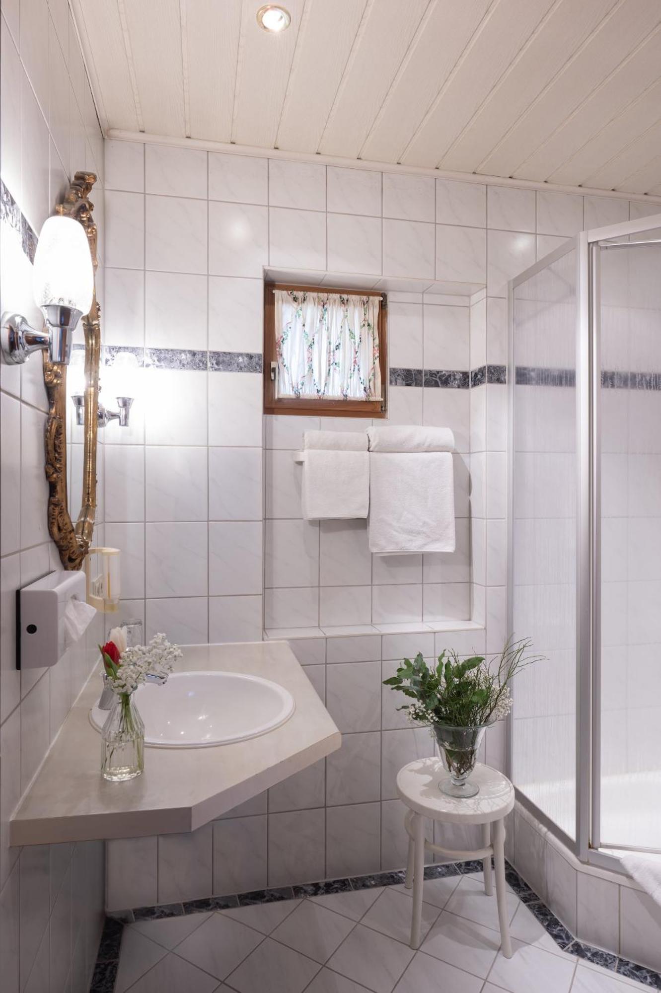 אדלסדורף Landhotel 3Kronen מראה חיצוני תמונה
