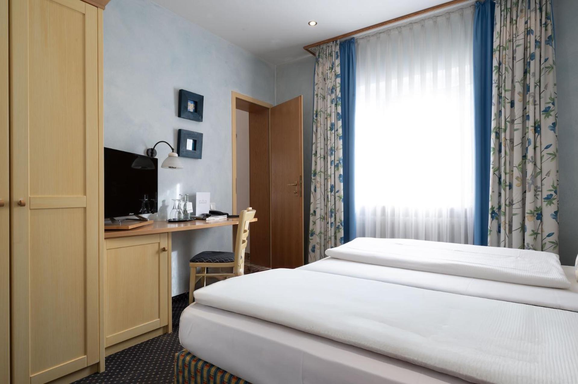 אדלסדורף Landhotel 3Kronen מראה חיצוני תמונה